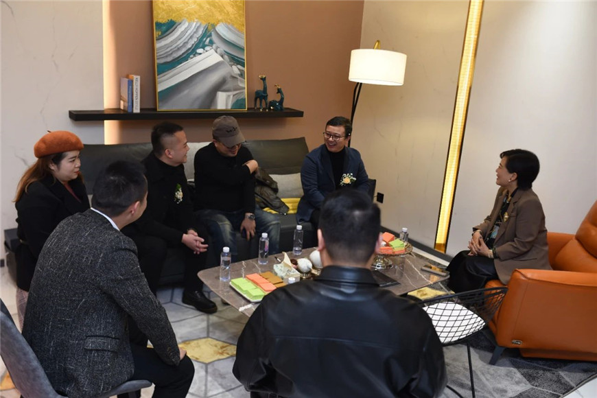 塔萨尼艺术涂料凯里旗舰店现场活动 塔萨尼艺术涂料凯里旗舰店现场活动