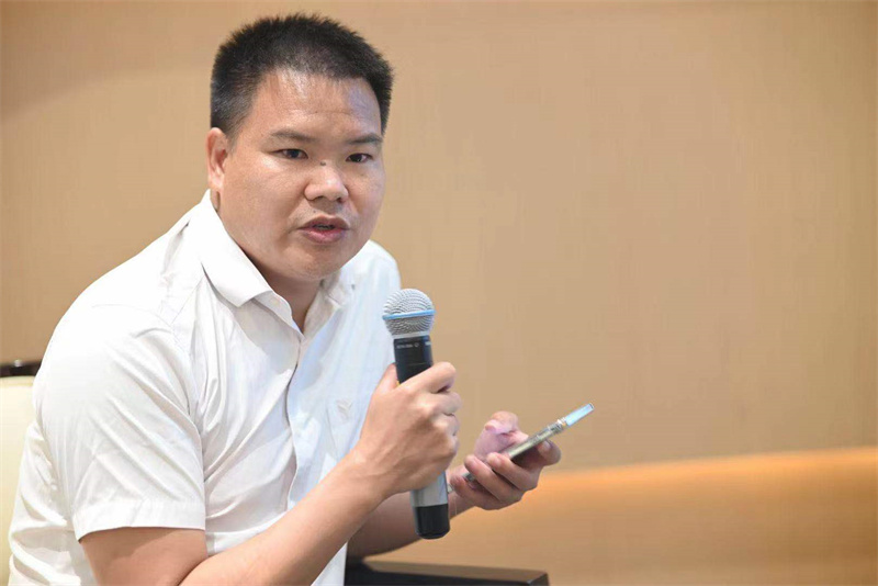 TASSANI01.jpg TASSANI01.jpg