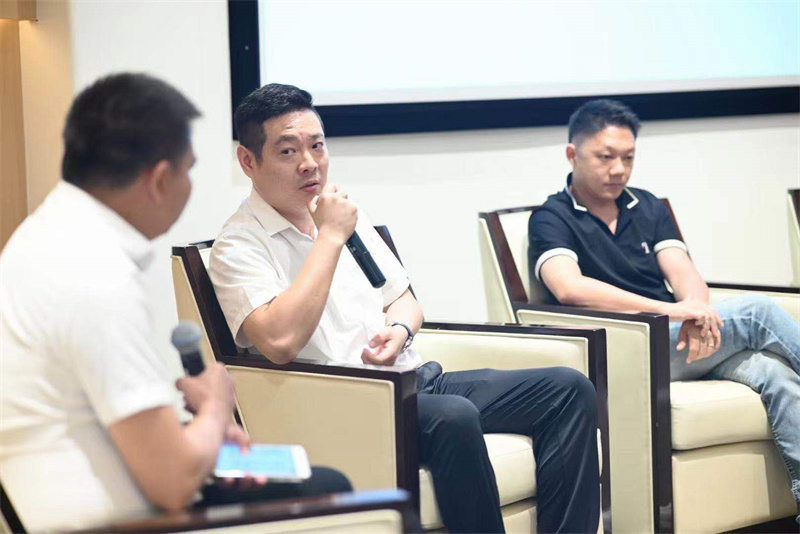 TASSANI02.jpg TASSANI02.jpg