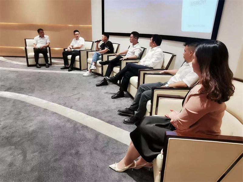 TASSANI06.jpg TASSANI06.jpg