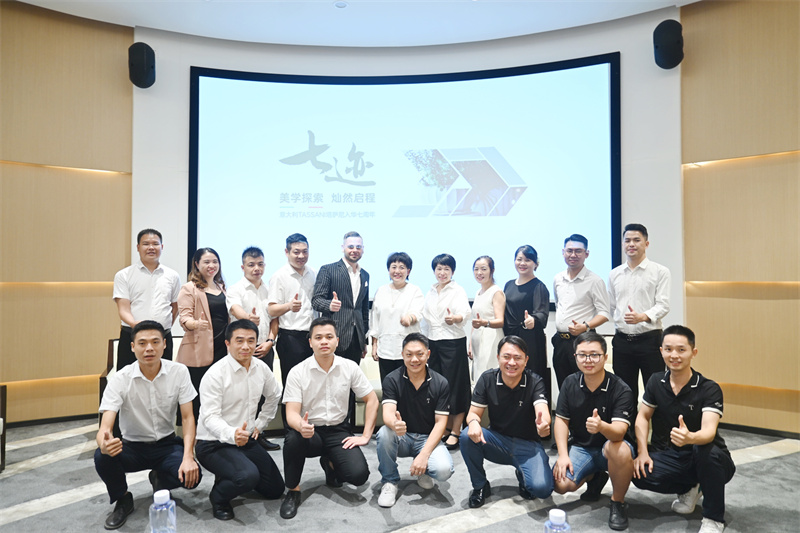 TASSANI14.jpg TASSANI14.jpg